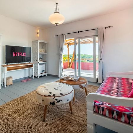 Pinkcoco Uluwatu - Constant Surprises & For Cool Adults Only Hotel Bagian luar foto
